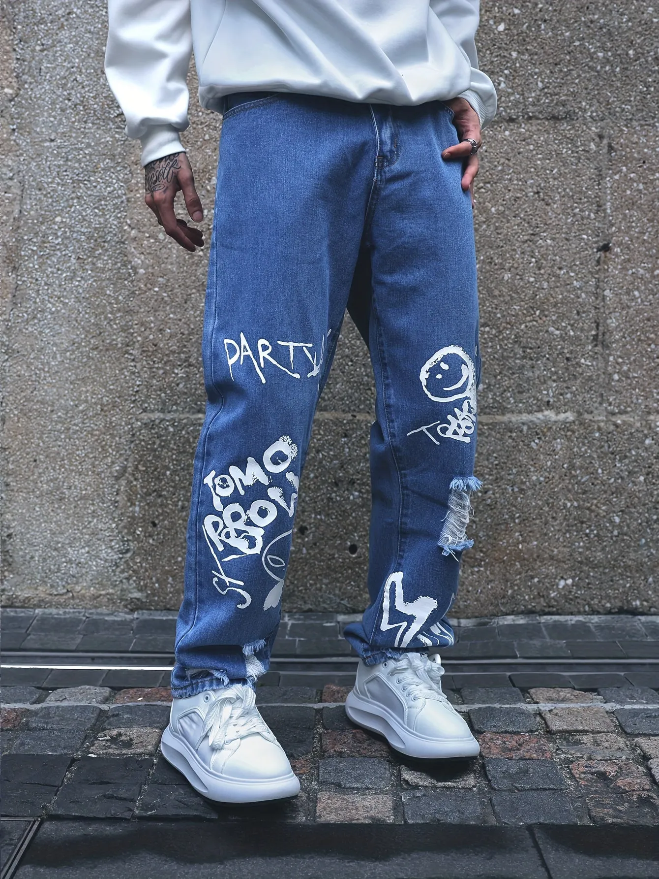 Fashionable Design Men's Graffiti Style Pattern Ripped Denim Jeans, Stylish And Trendy Cotton Blend Pants For Street Leisurewear