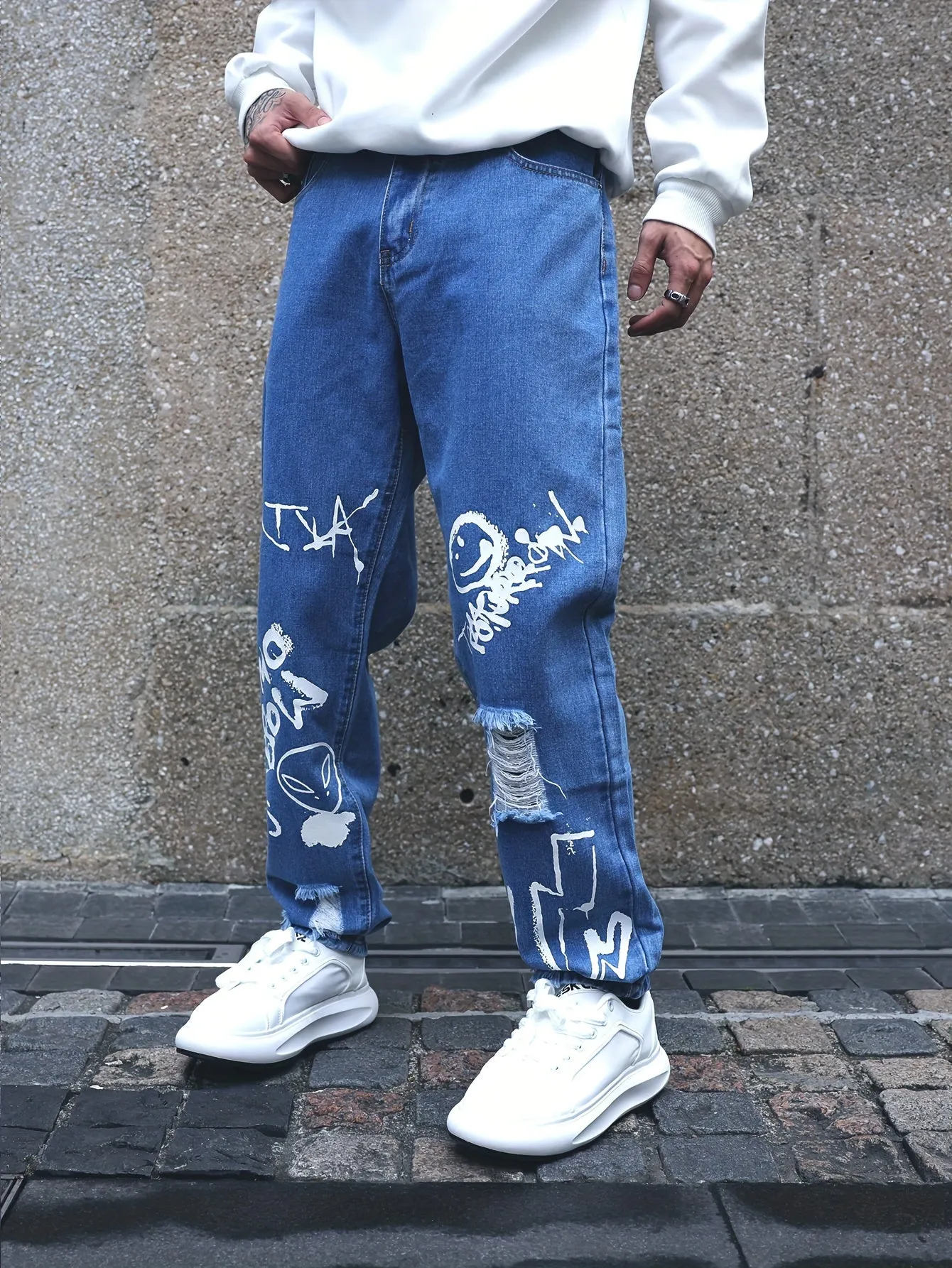 Fashionable Design Men's Graffiti Style Pattern Ripped Denim Jeans, Stylish And Trendy Cotton Blend Pants For Street Leisurewear