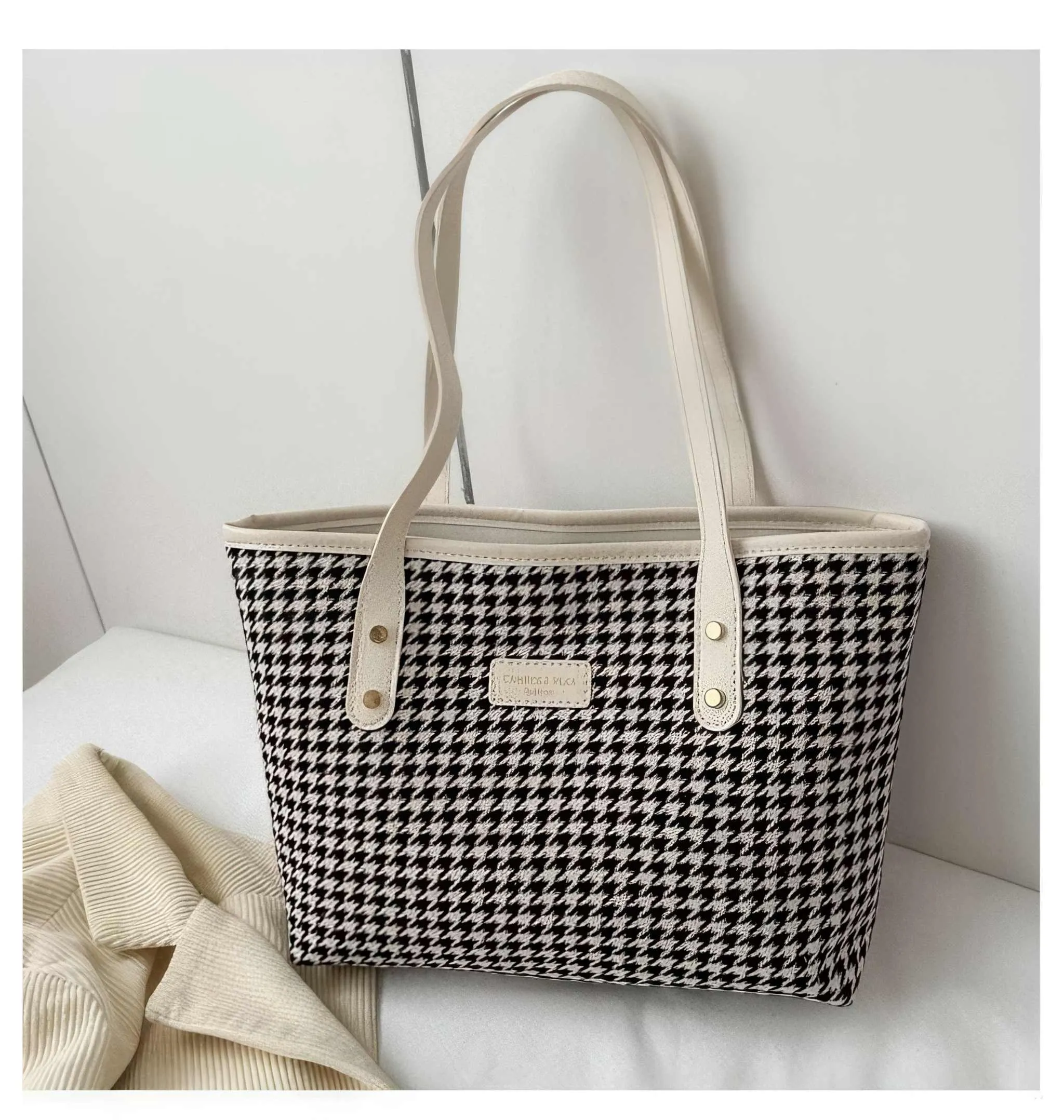 Glow Chic's Houndstooth Shoulder Bag – Winter Fashion Commuting Handbag with Large Capacity for Casual Shopping