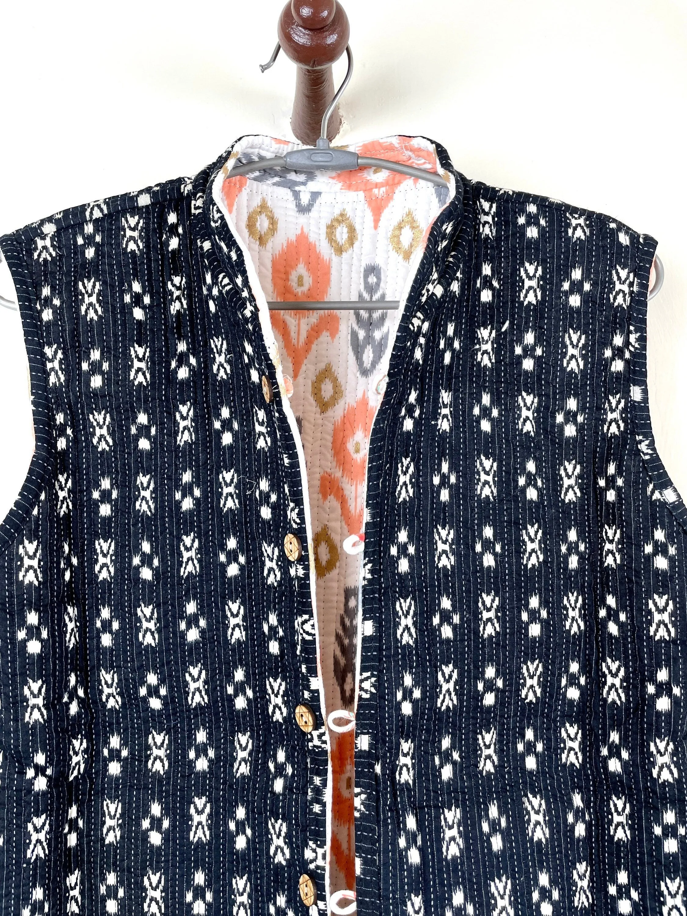 Indian Handmade Quilted Cotton Sleeveless Jacket White & Peach Stylish Women's Vest, Reversible Waistcoat for Her