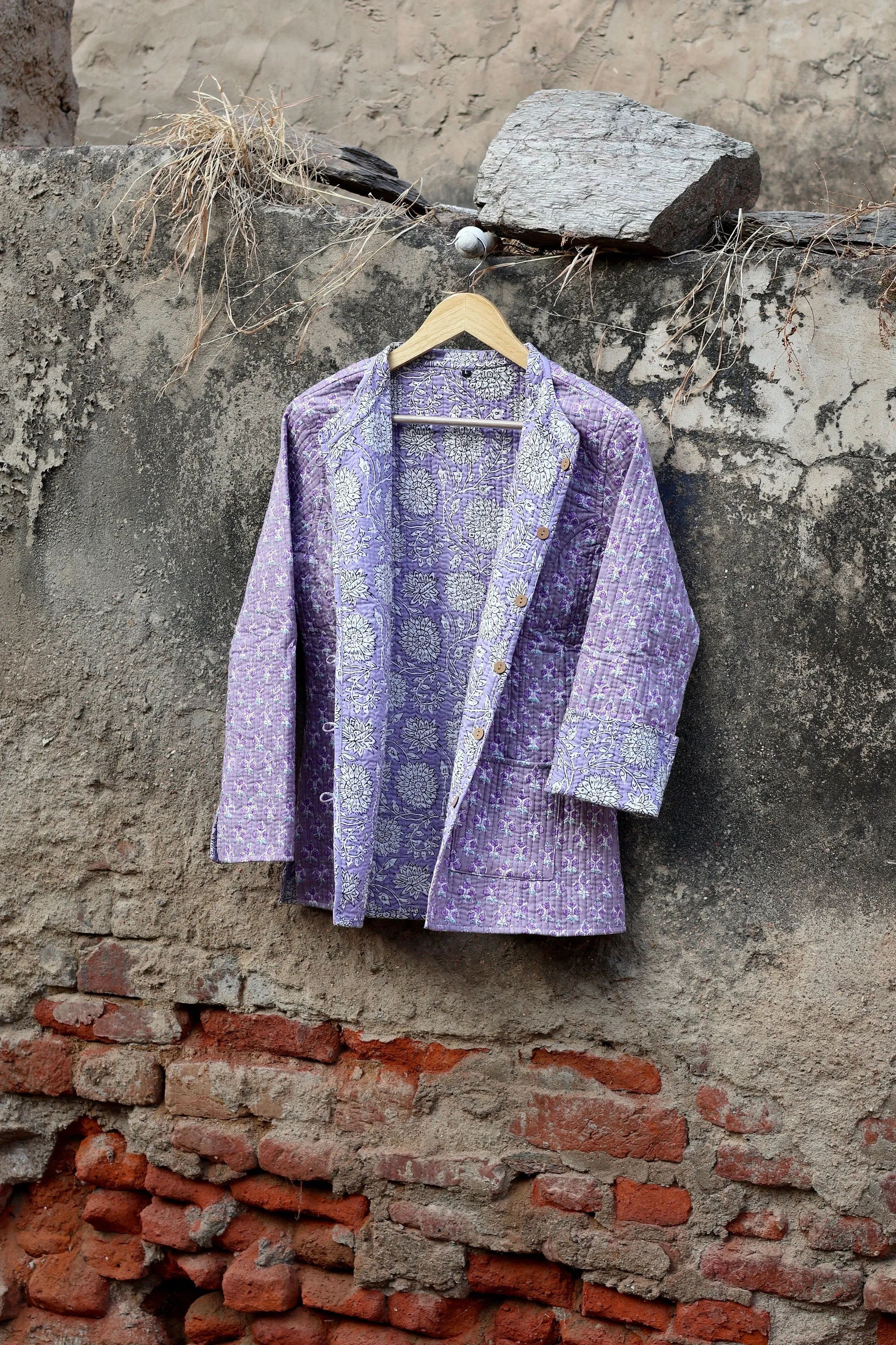 Indian Handmade Quilted Kantha Cotton Fabric Jacket Stylish Purple & White Floral Women's Coat, Reversible Waistcoat for Her