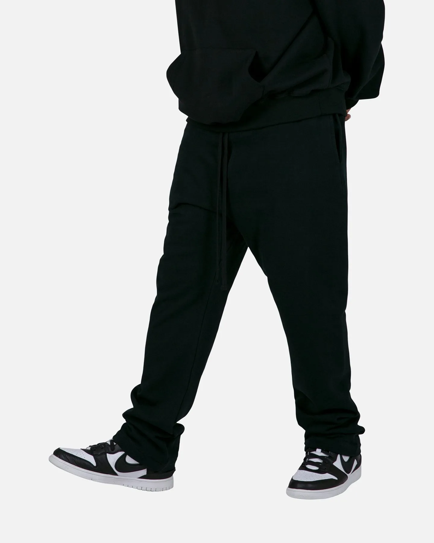 MNML Relaxed Everyday Sweatpants Black