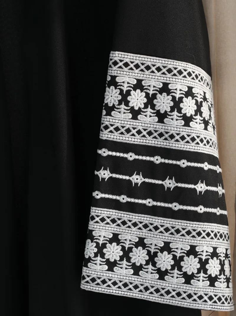 Women's Turkiye Dubai Embroidered Open style Elegant Abaya